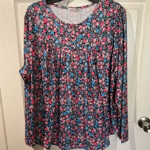 NWT Fantaslook Long-Sleeve Floral Tunic Top